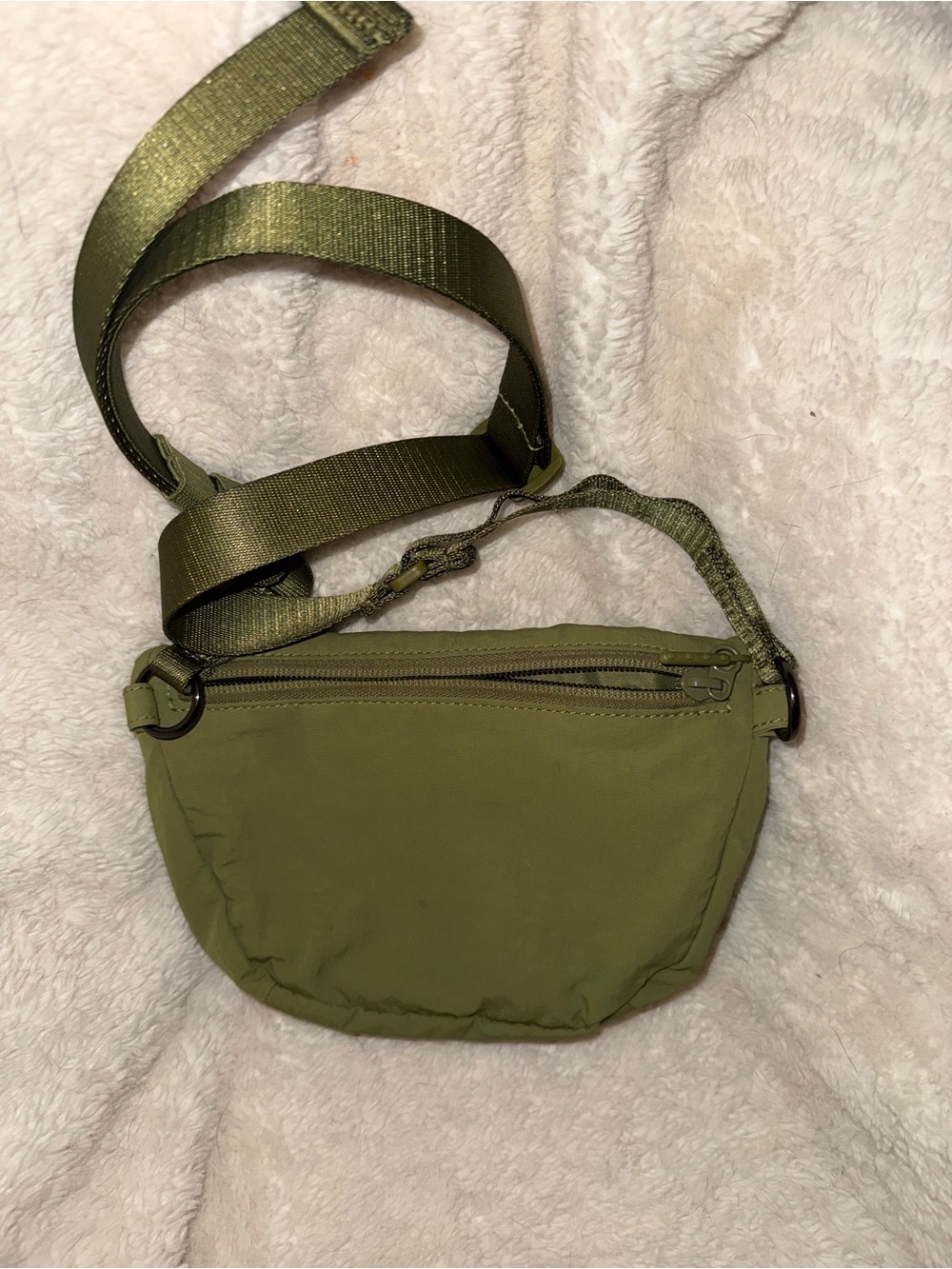 lululemon athletica Olive Green Crossbody Belt Bag with Gold Hardware - Picture 5 of 7